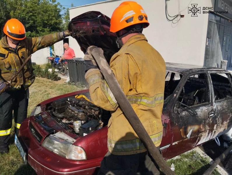 У Вінницькій області на АЗС згорів автомобіль