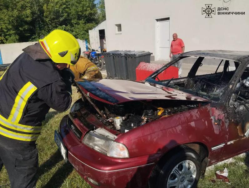 У Вінницькій області на АЗС згорів автомобіль