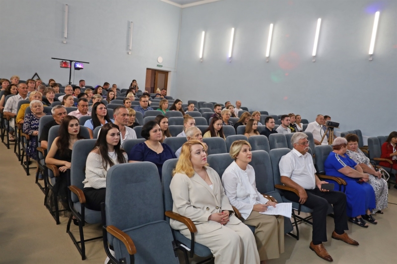 У Жмеринці працівників медицини привітали з професійним святом: відео