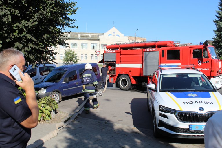 У Хмільнику замінували міськрайонний суд