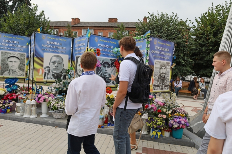 День Знань у Жмеринці: з вдячністю захисникам за 1 вересня