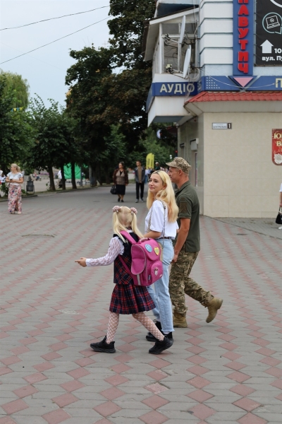 День Знань у Жмеринці: з вдячністю захисникам за 1 вересня