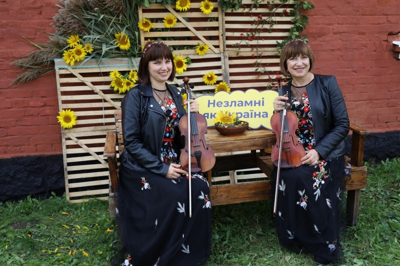 Побачення у таємничому саду влаштували у Жмеринці з нагоди професійного свята освітян