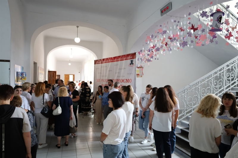 Серпнева конференція освітян у Жмеринці: обмін ідеями, досвідом та нагороди 