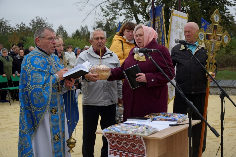 У День захисника України у Северинівці відкрили меморіал Слави: вшановують Героїв громади