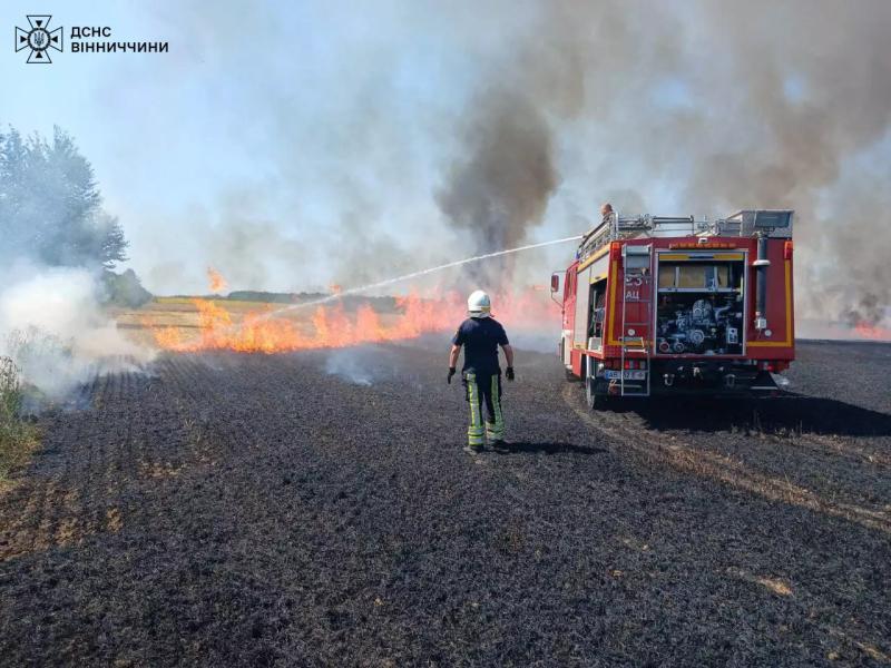 У Мурованокуриловецькій громаді горіло поле з пшеницею