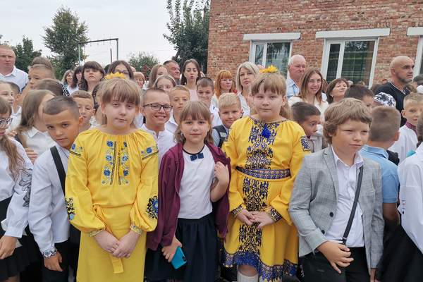  У школах Хмільника розпочався навчальний рік: фоторепортаж з першої школи