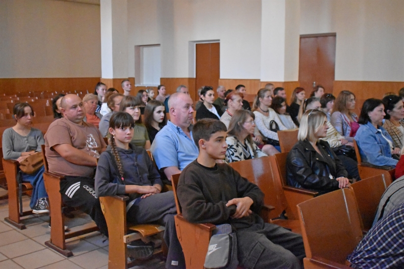 У Жмеринці показали виставу «Риби не плачуть»: історія акторки знищеного театру в Маріуполі