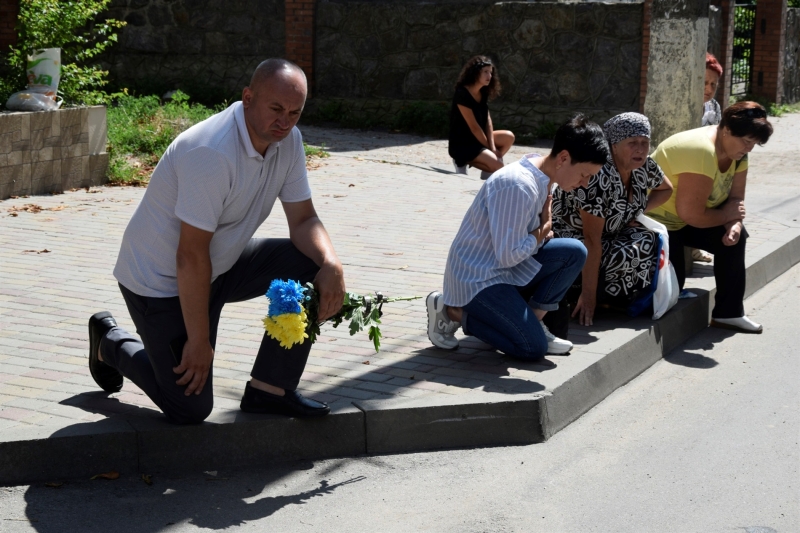 «Він не боявся куль і врятував мені життя»: побратими вшановують пам’ять Романа Радецького