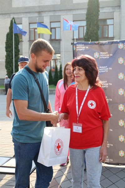 Жмеринка спортивна: на площі Миру відзначили спортсменів і подякували тренерам