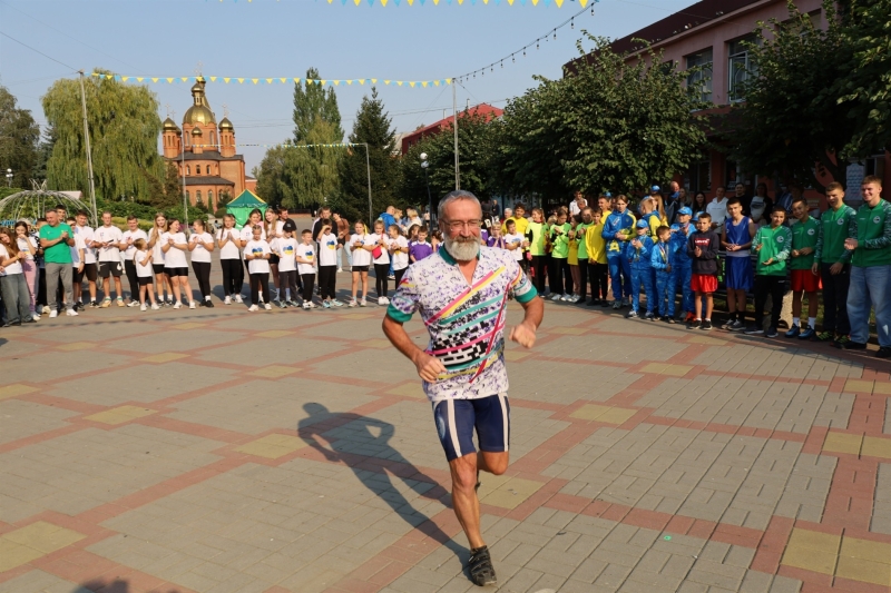 Жмеринка спортивна: на площі Миру відзначили спортсменів і подякували тренерам