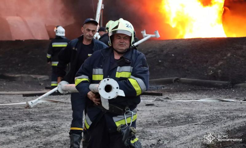 У ДСНС оприлюднили фото пожежі на Вінниччині, яка сталася через атаку «Шахеда»