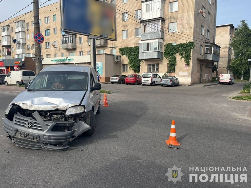 Поліціянти встановлюють обставини аварій, у яких фігурують водії з Хмільника й району