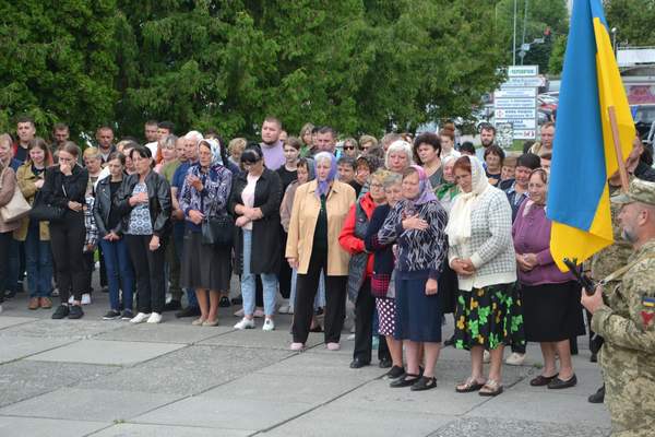 Сьогодні у Хмільнику віддали шану загиблому Герою Юрію Березі