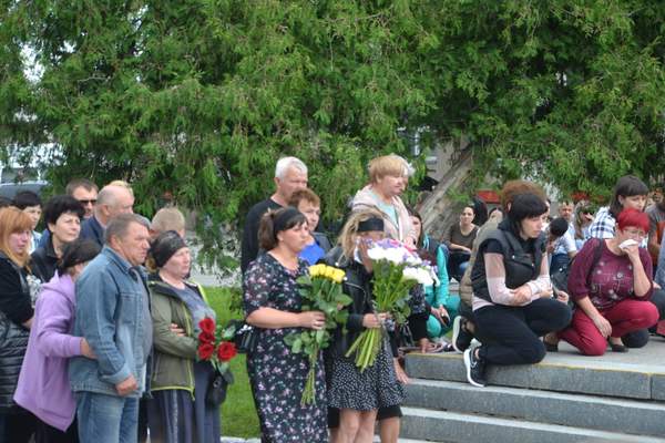 Сьогодні у Хмільнику віддали шану загиблому Герою Юрію Березі