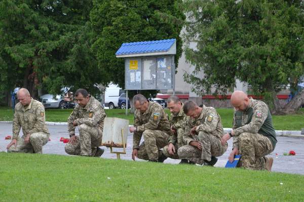 Сьогодні у Хмільнику віддали шану загиблому Герою Юрію Березі