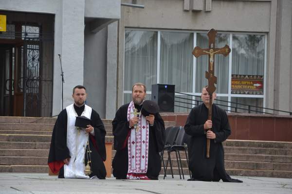 Сьогодні у Хмільнику віддали шану загиблому Герою Юрію Березі