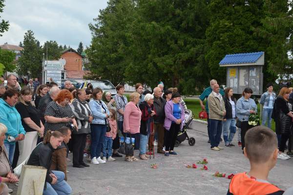 Сьогодні у Хмільнику віддали шану загиблому Герою Юрію Березі