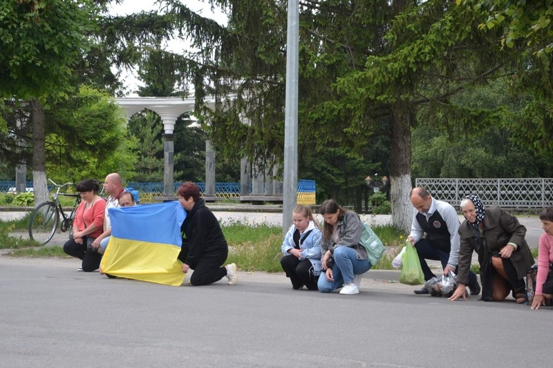 Сьогодні у Хмільнику віддали шану загиблому Герою Юрію Березі