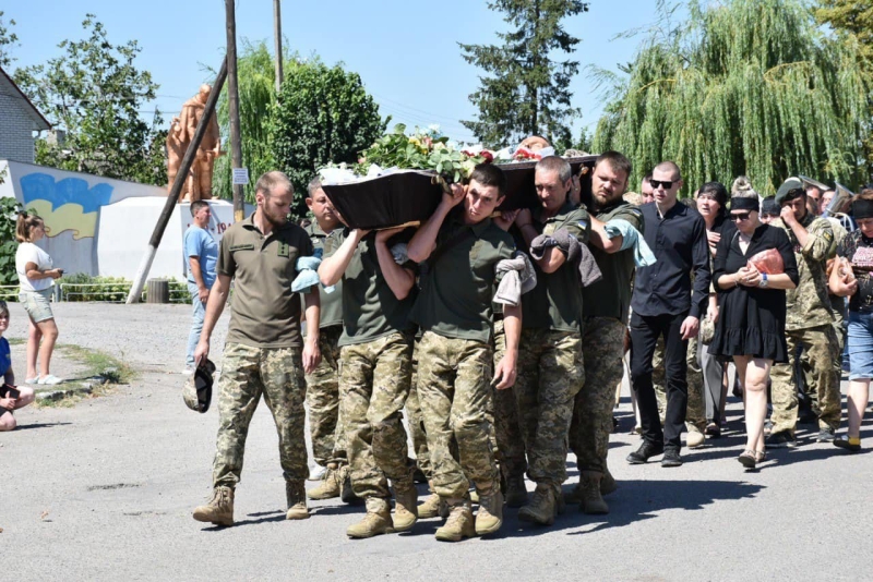 Тростянецька громада попрощалася із Захисником Віталієм Мельником