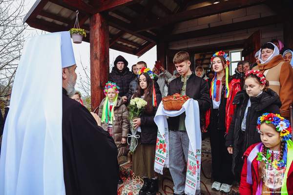 У Хмільницькому районі митрополит Симеон освятив новозбудовану на честь святої праведної Анни українську церкву