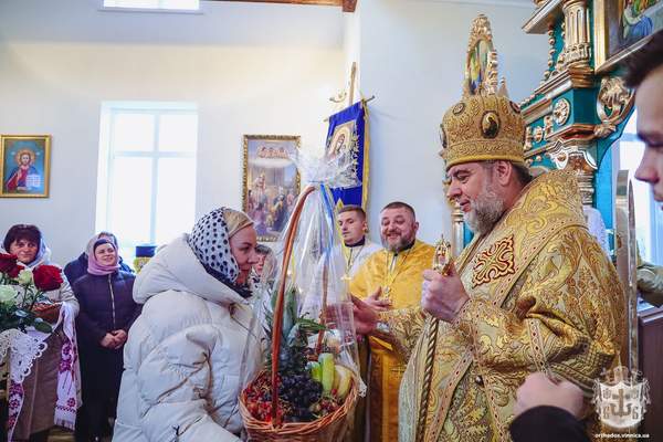 У Хмільницькому районі митрополит Симеон освятив новозбудовану на честь святої праведної Анни українську церкву