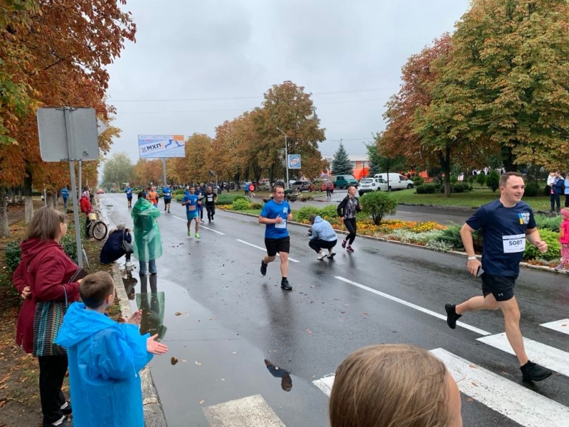 У Ладижині під час забігу Run 4 Victory зібрали гроші на РЕБ та встановлювали особисті рекорди